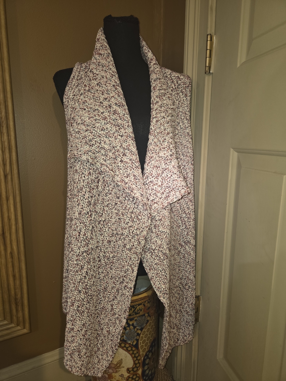 Jones New York Marled Open-Front Sleeveless Vest in Cream and Pink